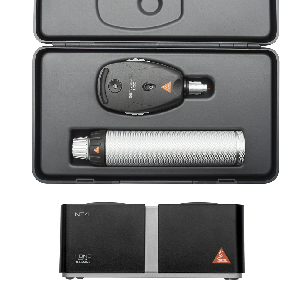 HEINE Beta 200S Laddningsbart Oftalmoskopshandtag med Bordsladdare